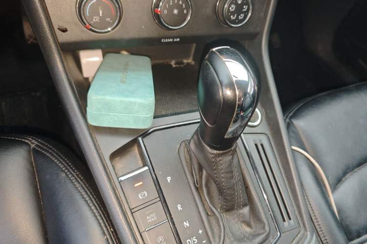 Used Volkswagen Lavida 2018 1.5L Automatic Fashion Edition China V Standard Gear Lever