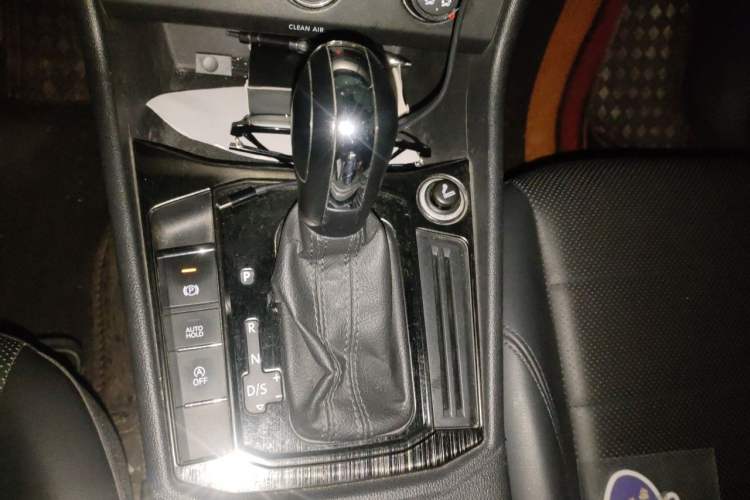 Used Volkswagen Lavida 2018 1.5L Automatic Comfort Edition China V Standard Gear Lever