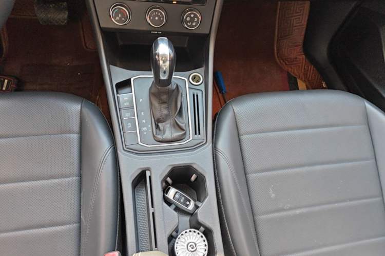Used Volkswagen Lavida 2018 1.5L Automatic Comfort Edition China V Standard Gear Lever