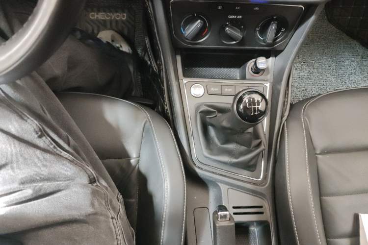 Used Volkswagen Lavida 2018 Classic 1.5L Manual Comfort Edition China VI Standard Gear Lever