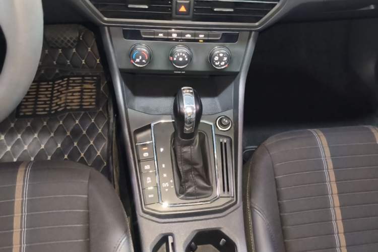 Used Volkswagen Lavida 2018 Hatchback 280TSI DSG Comfort Edition China V Standard Gear Lever