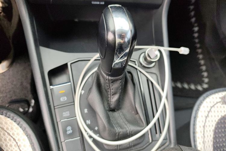 Used Volkswagen Lavida 2018 1.5L Automatic Fashion Edition China V Standard Gear Lever