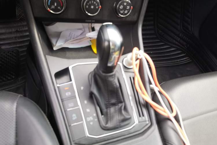 Used Volkswagen Lavida 2018 1.5L Automatic Comfort Edition China V Standard Gear Lever
