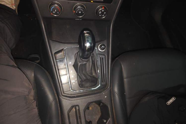 Used Volkswagen Lavida 2018 1.5L Automatic Comfort Edition China V Standard Gear Lever