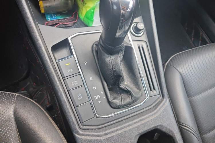 Used Volkswagen Lavida 2018 1.5L Automatic Comfort Edition China V Standard Gear Lever