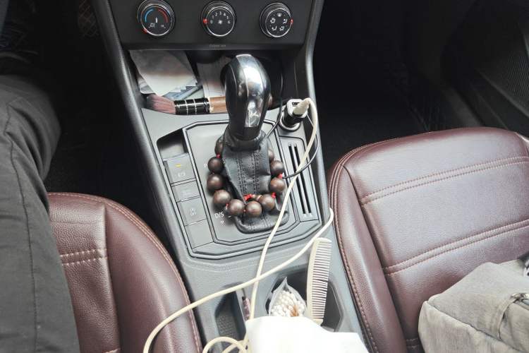 Used Volkswagen Lavida 2018 1.5L Automatic Fashion Edition China V Standard Gear Lever