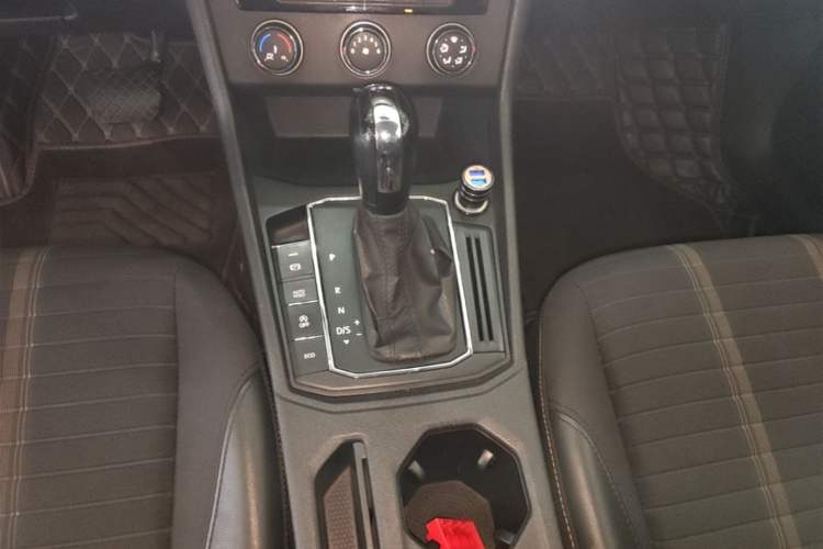 Used Volkswagen Lavida 2018 Hatchback 280TSI DSG Comfort Edition China V Standard Gear Lever