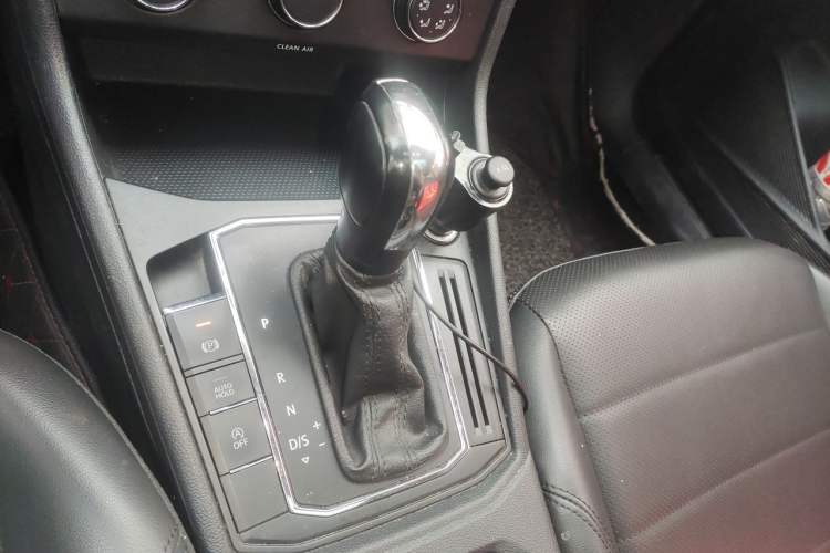 Used Volkswagen Lavida 2018 1.5L Automatic Comfort Edition China V Standard Gear Lever