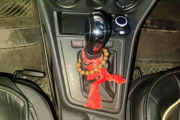 Used Volkswagen Lavida 2018 Classic 1.5L Automatic Fashion Edition China VI Standard Gear Lever