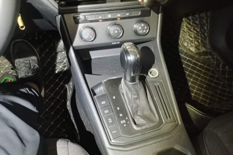 Used Volkswagen Lavida 2018 Hatchback 280TSI DSG Comfort Edition China V Standard Gear Lever