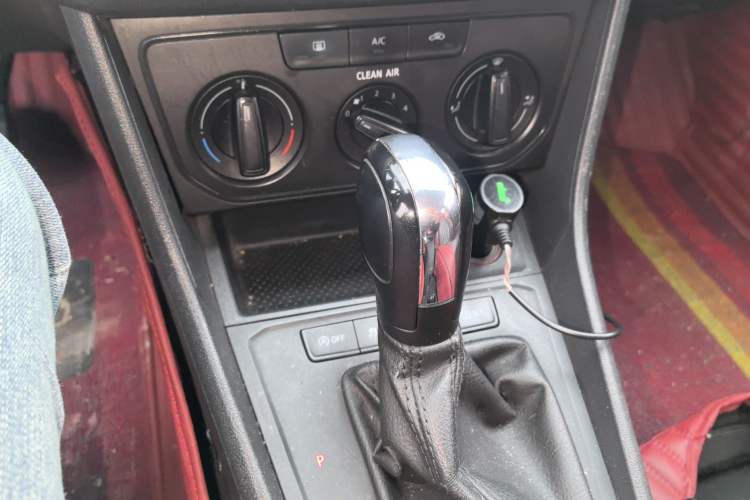 Used Volkswagen Lavida 2018 Classic 1.5L Automatic Fashion Edition China VI Standard Gear Lever