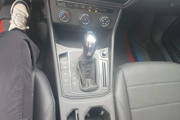 Used Volkswagen Lavida 2018 1.5L Automatic Comfort Edition China V Standard Gear Lever