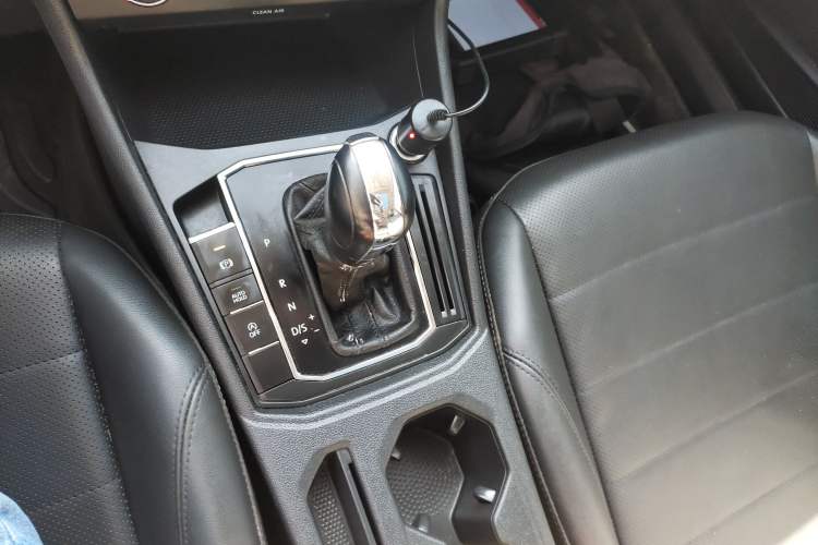 Used Volkswagen Lavida 2018 1.5L Automatic Comfort Edition China V Standard Gear Lever