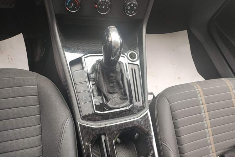 Used Volkswagen Lavida 2018 280TSI DSG Comfort Edition China V Standard Gear Lever