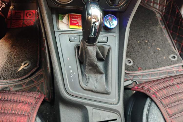 Used Volkswagen Lavida 2018 Classic 1.5L Automatic Fashion Edition China VI Standard Gear Lever