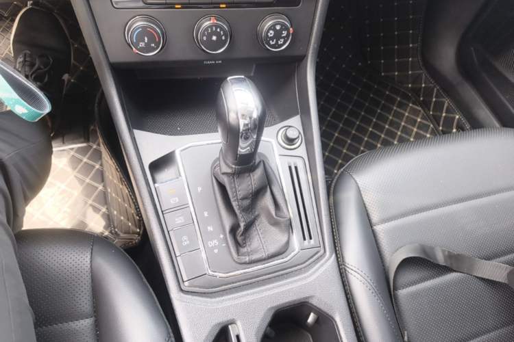 Used Volkswagen Lavida 2018 1.5L Automatic Comfort Edition China V Standard Gear Lever
