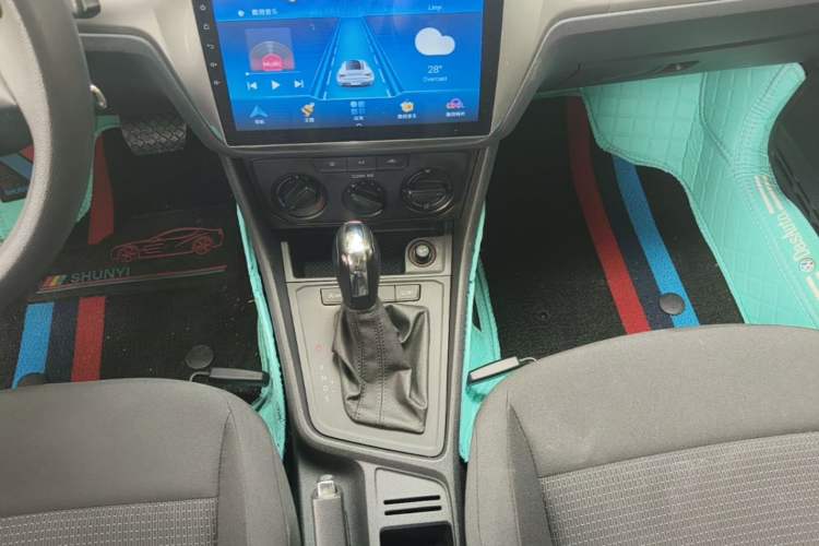 Used Volkswagen Lavida 2018 Classic 1.5L Automatic Fashion Edition China VI Standard Gear Lever