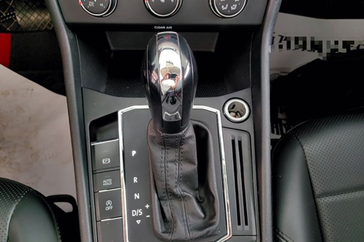 Used Volkswagen Lavida 2018 1.5L Automatic Comfort Edition China V Standard Gear Lever