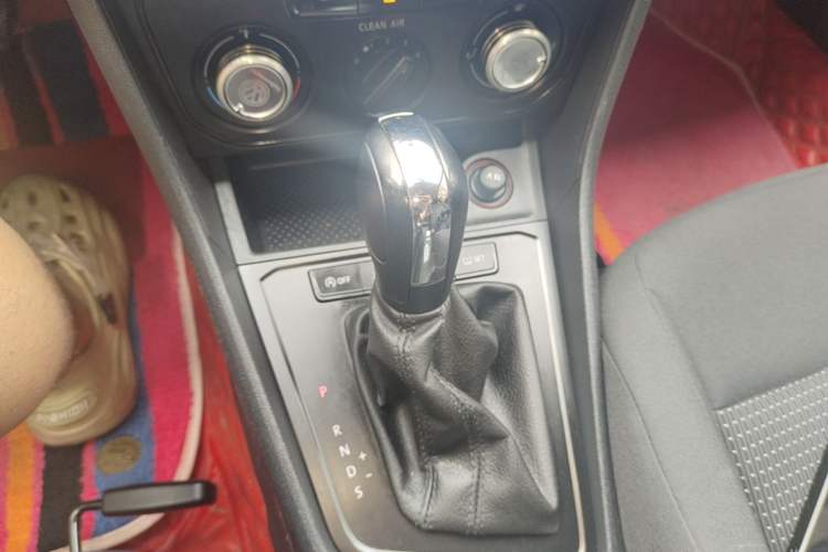 Used Volkswagen Lavida 2018 Classic 1.5L Automatic Fashion Edition China VI Standard Gear Lever