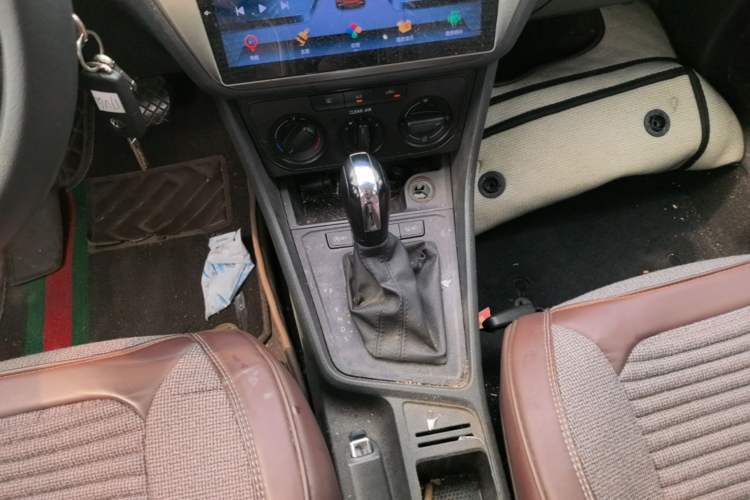 Used Volkswagen Lavida 2018 Classic 1.5L Automatic Fashion Edition China VI Standard Gear Lever