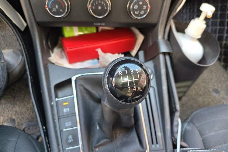 Used Volkswagen Lavida 2018 1.5L Manual Comfort Edition China V Standard Gear Lever