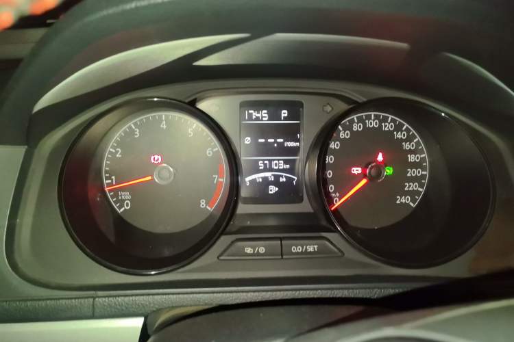 Used Volkswagen Lavida 2018 Classic 1.5L Automatic Fashion Edition China VI Standard Instrument Cluster