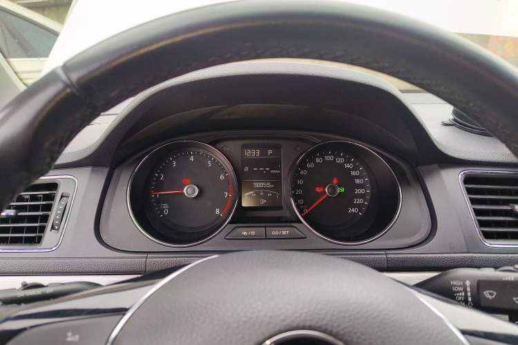 Used Volkswagen Lavida 2018 Classic 1.5L Automatic Comfort Edition China VI Standard Instrument Cluster