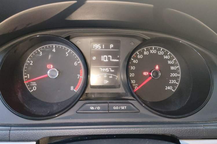 Used Volkswagen Lavida 2018 Classic 1.5L Automatic Fashion Edition China VI Standard Instrument Cluster