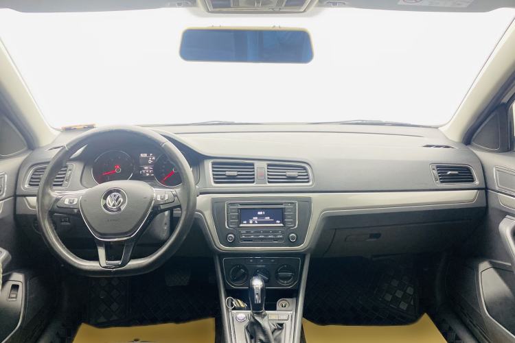 Used Volkswagen Lavida 2018 Classic 1.5L Automatic Comfort Edition China VI Standard Interior 11