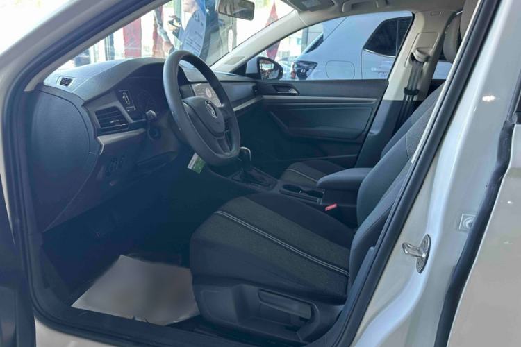Used Volkswagen Lavida 2018 1.5L Automatic Fashion Edition China V Standard Interior 3
