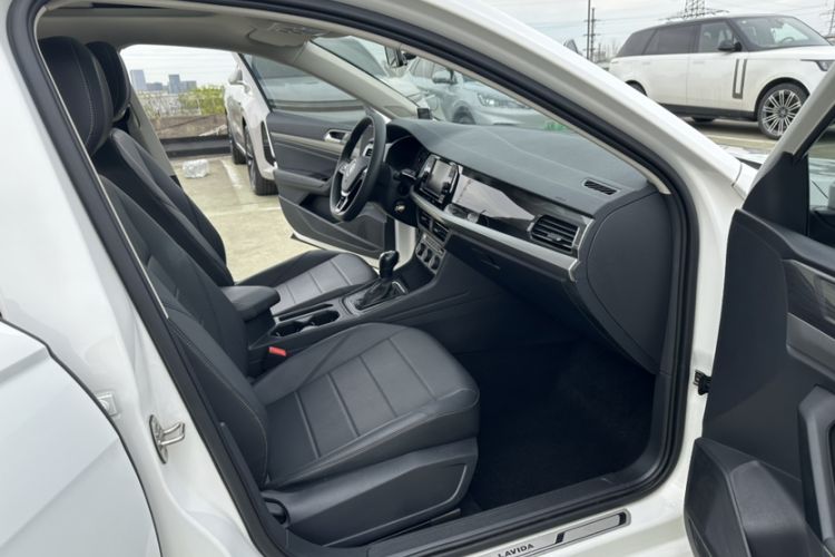Used Volkswagen Lavida 2018 1.5L Automatic Comfort Edition China V Standard Interior 3
