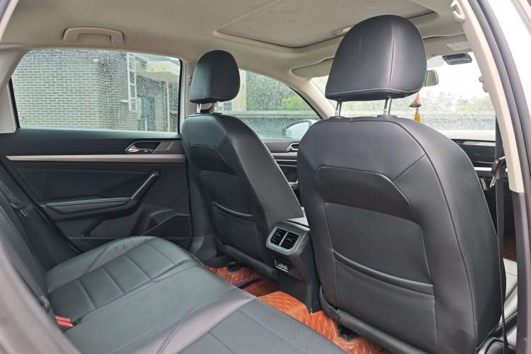 Used Volkswagen Lavida 2018 1.5L Automatic Comfort Edition China V Standard Interior 5