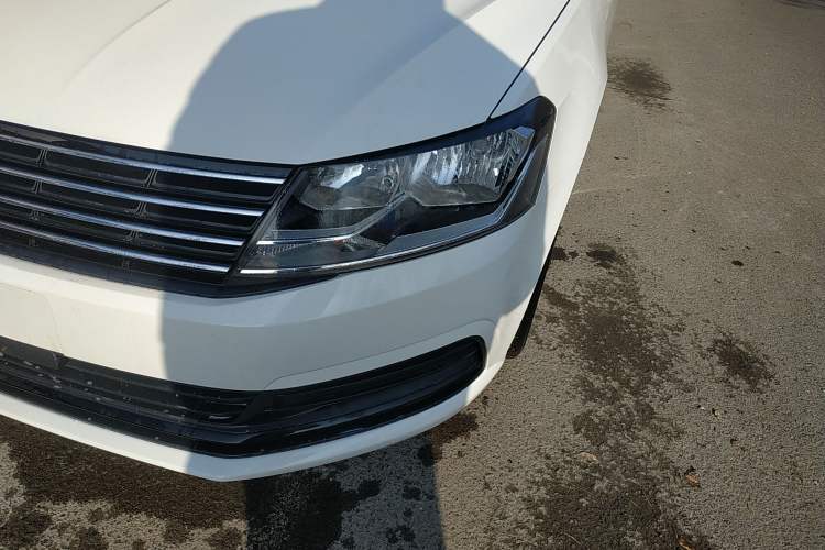 Used Volkswagen Lavida 2018 Classic 1.5L Automatic Fashion Edition China VI Standard Left Front Headlight