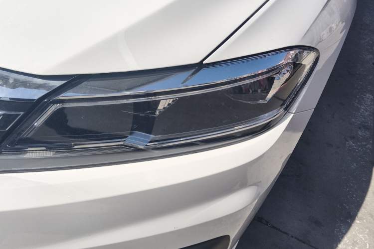 Used Volkswagen Lavida 2018 Hatchback 200TSI DSG Comfort Edition China V Standard Left Front Headlight