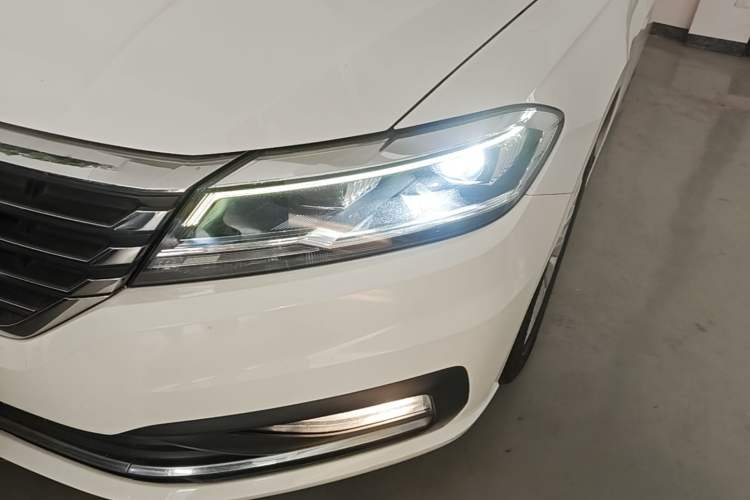 Used Volkswagen Lavida 2018 1.5L Automatic Comfort Edition China V Standard Left Front Headlight