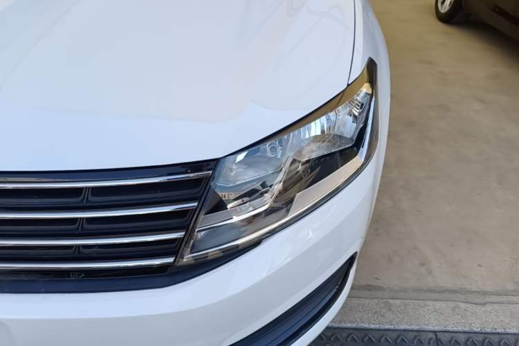 Used Volkswagen Lavida 2018 Classic 1.5L Automatic Fashion Edition China VI Standard Left Front Headlight