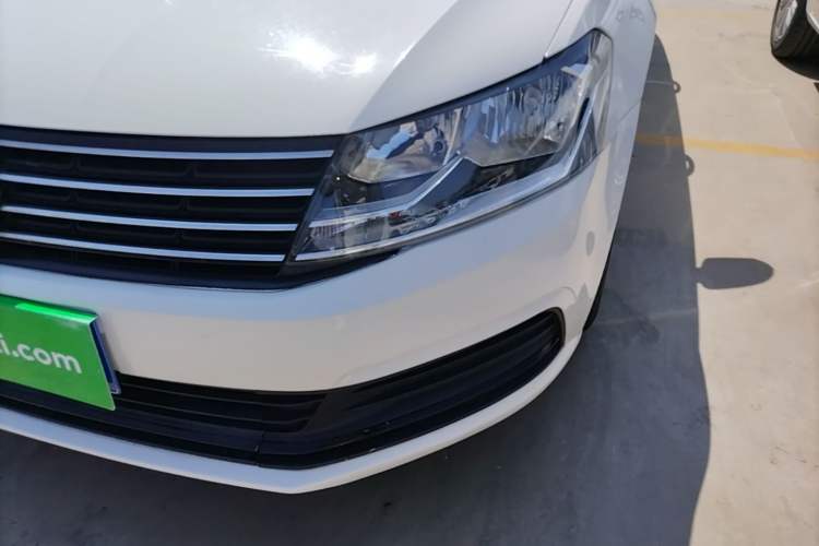Used Volkswagen Lavida 2018 Classic 1.5L Automatic Fashion Edition China VI Standard Left Front Headlight