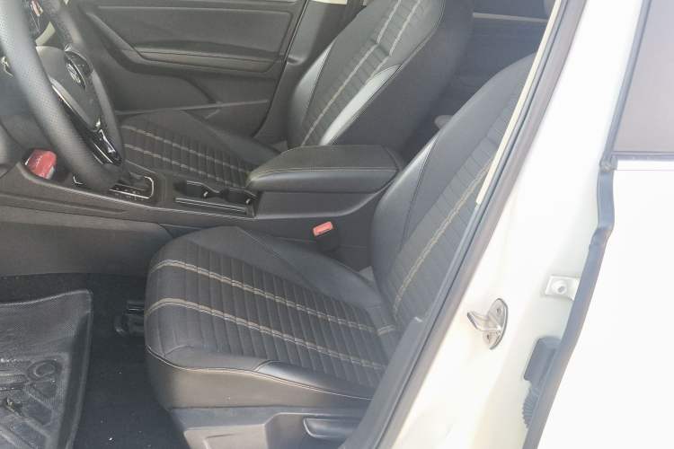Used Volkswagen Lavida 2018 Hatchback 200TSI DSG Comfort Edition China V Standard Left Front Seat