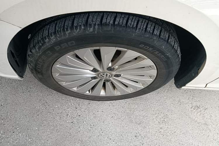 Used Volkswagen Lavida 2018 1.5L Automatic Comfort Edition China V Standard Left Front Wheel Hub