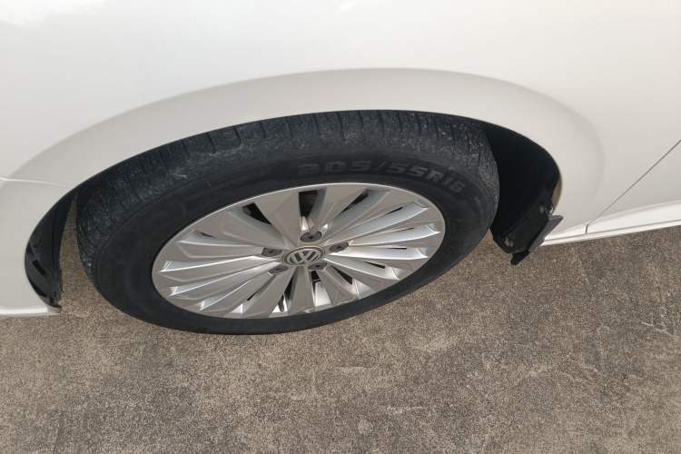 Used Volkswagen Lavida 2018 280TSI DSG Comfort Edition China V Standard Left Front Wheel Hub
