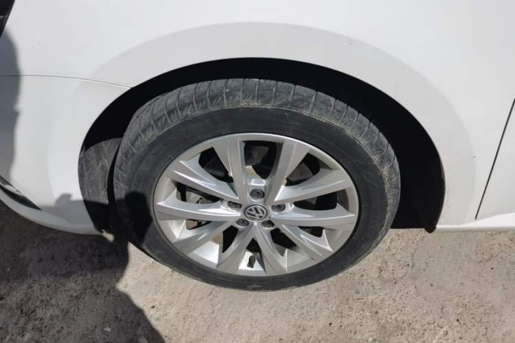 Used Volkswagen Lavida 2018 Classic 1.5L Automatic Comfort Edition China VI Standard Left Front Wheel Hub