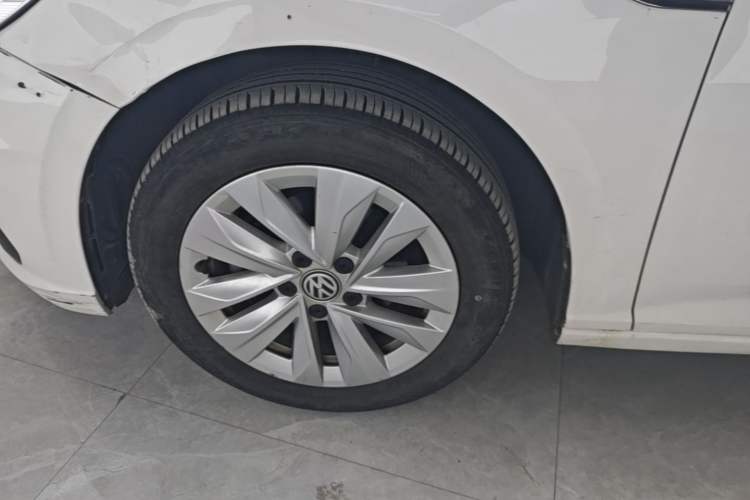 Used Volkswagen Lavida 2018 Hatchback 200TSI DSG Comfort Edition China V Standard Left Front Wheel Hub