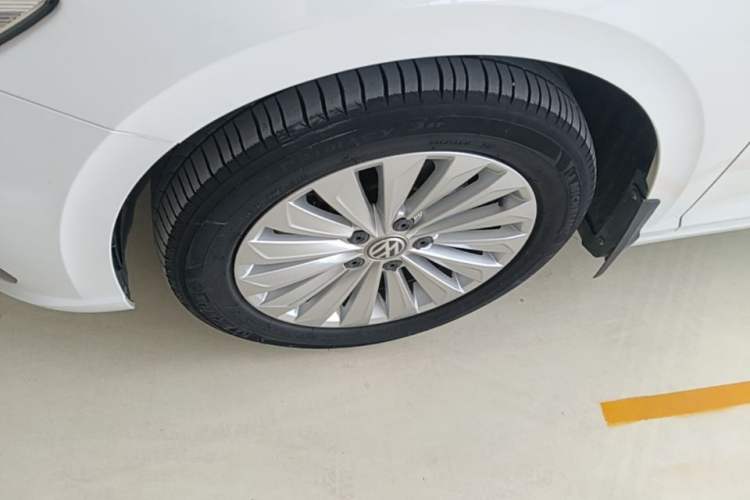 Used Volkswagen Lavida 2018 280TSI DSG Comfort Edition China V Standard Left Front Wheel Hub
