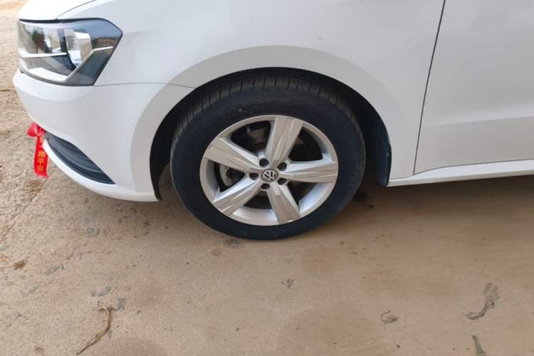 Used Volkswagen Lavida 2018 Classic 1.5L Automatic Fashion Edition China VI Standard Left Front Wheel Hub