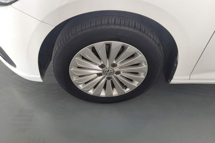 Used Volkswagen Lavida 2018 280TSI DSG Comfort Edition China V Standard Left Front Wheel Hub