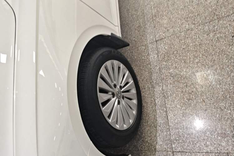 Used Volkswagen Lavida 2018 280TSI DSG Comfort Edition China V Standard Left Front Wheel Hub