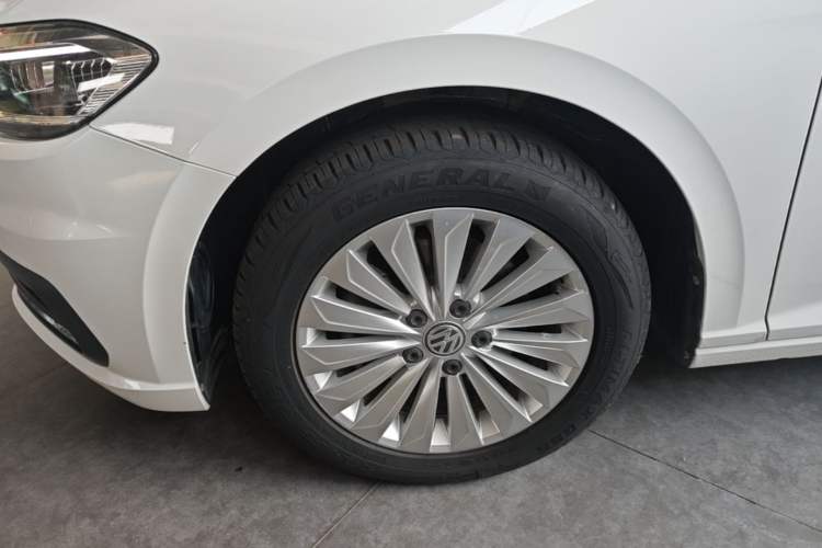 Used Volkswagen Lavida 2018 280TSI DSG Comfort Edition China V Standard Left Front Wheel Hub