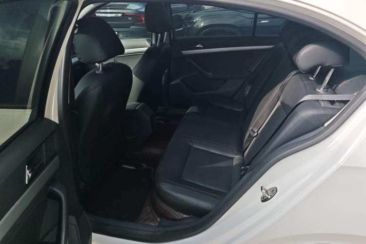 Used Volkswagen Lavida 2018 Classic 1.5L Automatic Fashion Edition China VI Standard Left Rear Seat