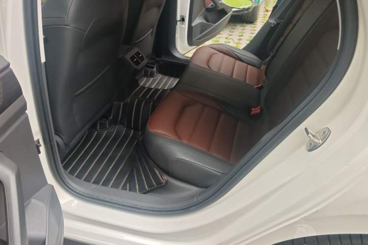 Used Volkswagen Lavida 2018 Hatchback 280TSI DSG Luxury Edition China V Standard Left Rear Seat