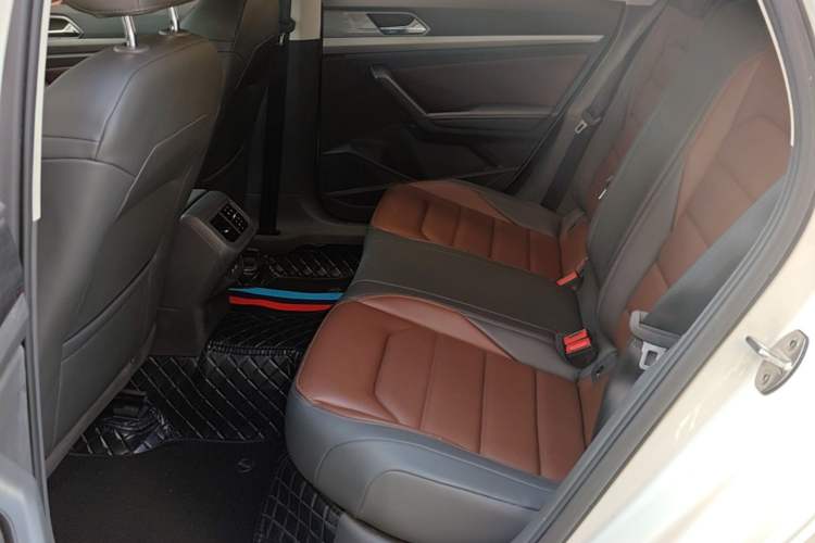 Used Volkswagen Lavida 2018 280TSI DSG Luxury Edition China V Standard Left Rear Seat